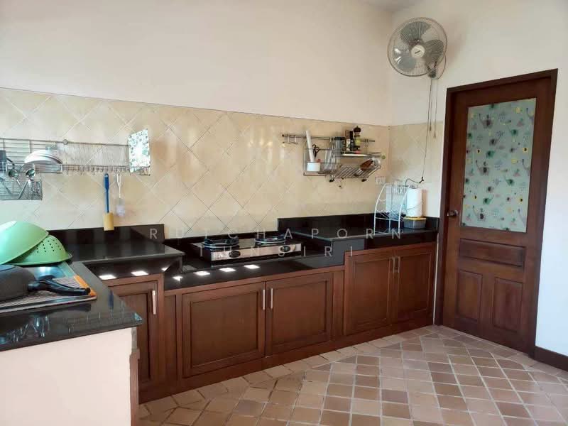 บ้านในโครงการ ให้เช่า – ใกล้บิ๊กซีแม่เหียะ เพียง 10 นาที ค่าเช่า 60,000 บาท / เดือน No.9H1029, Chiang Mai, San Phak Wan, Hang Dong, Chiang Mai, 6 Bedrooms, 200 sqm, Single Detached House For Rent, by Rutchaporn Tunsiri, 500218700 - DDproperty.com