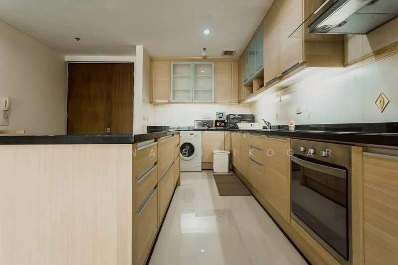 The Lakes, Bangkok, 123 Ratchadaphisek Road, Khlong Toei, Khlong Toei, Bangkok, 3 Bedrooms, 145 sqm, Condo For Rent, by Pavana Sirikogar, 500218703 - DDproperty.com