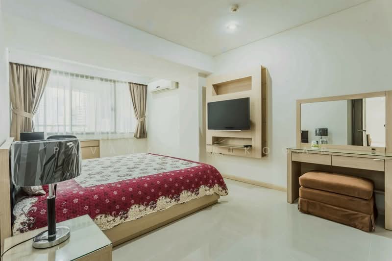 The Lakes, Bangkok, 123 Ratchadaphisek Road, Khlong Toei, Khlong Toei, Bangkok, 3 Bedrooms, 145 sqm, Condo For Rent, by Pavana Sirikogar, 500218703 - DDproperty.com