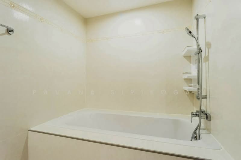 The Lakes, Bangkok, 123 Ratchadaphisek Road, Khlong Toei, Khlong Toei, Bangkok, 3 Bedrooms, 145 sqm, Condo For Rent, by Pavana Sirikogar, 500218703 - DDproperty.com