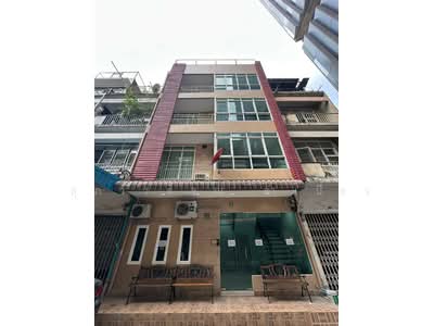 ขาย - อาคารพาณิชย์สีลม ติด Central Park, 2 คูหา 4 ชั้น 26 ตร.ว. 400 ตร.ม. ถ.ศาลาแดง, กรุงเทพ