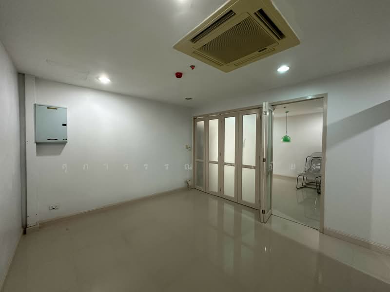 ขาย - อาคารพาณิชย์สีลม ติด Central Park, 2 คูหา 4 ชั้น 26 ตร.ว. 400 ตร.ม. ถ.ศาลาแดง, กรุงเทพ