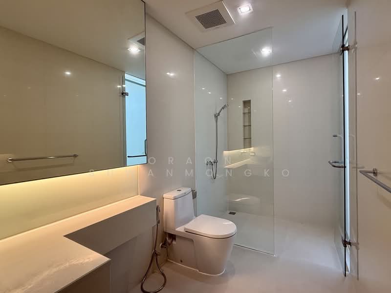 Domus 18, Bangkok, Soi Sukhumvit 18, Khlong Toei, Khlong Toei, Bangkok, 3 Bedrooms, 250 sqm, Condo For Rent, by Oraon Suwanmongko, 500218836 - DDproperty.com
