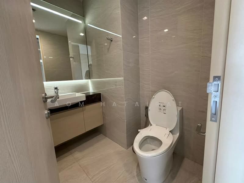 Noble State 39, Bangkok, 35 Soi Sukhumvit 39, Khlong Tan Nua, Watthana, Bangkok, 2 Bedrooms, 60 sqm, Condo For Rent, by Aom Hatairat, 500218865 - DDproperty.com