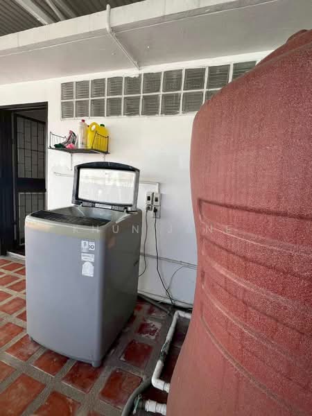 Townhouse for rent, 1.4 km from BTS Phra Khanong (SPSJP239), Bangkok, ซอย ปรีดี พนมยงค์ 14, Phra Kanong Nua, Watthana, Bangkok, 4 Bedrooms, 250 sqm, Townhouse For Rent, by Khun Jane, 500218871 - DDproperty.com