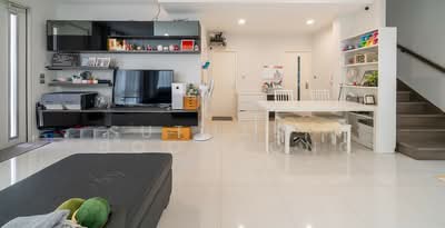 ขาย - Mantana Onnut-Wongwaen 5 : มัณฑนา อ่อนนุช-วงแหวน 5, กรุงเทพ