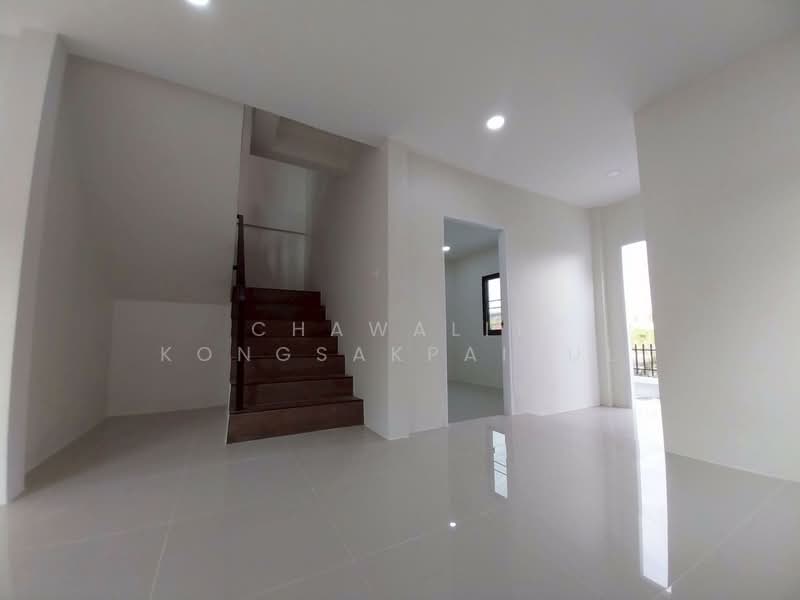 For Sale - Twin house for sale, Khajinuch Village, Ratchaphruek Road, Lad Lum Kaeo, Pathum Thani., Pathum Thani