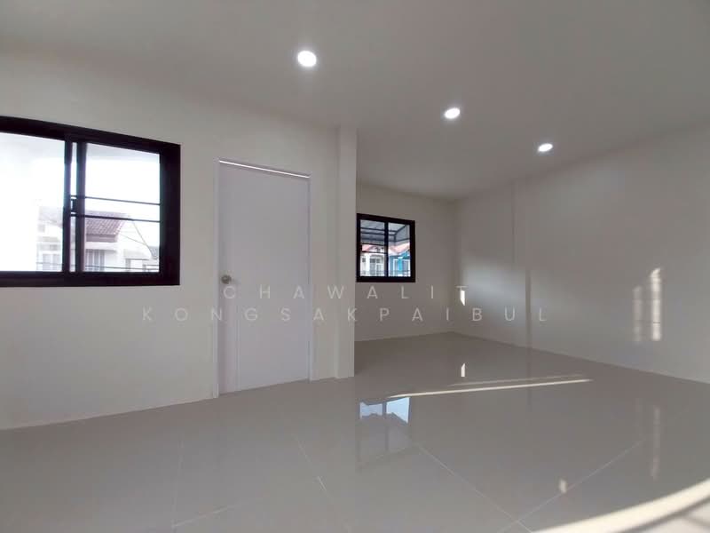 For Sale - Twin house for sale, Khajinuch Village, Ratchaphruek Road, Lad Lum Kaeo, Pathum Thani., Pathum Thani