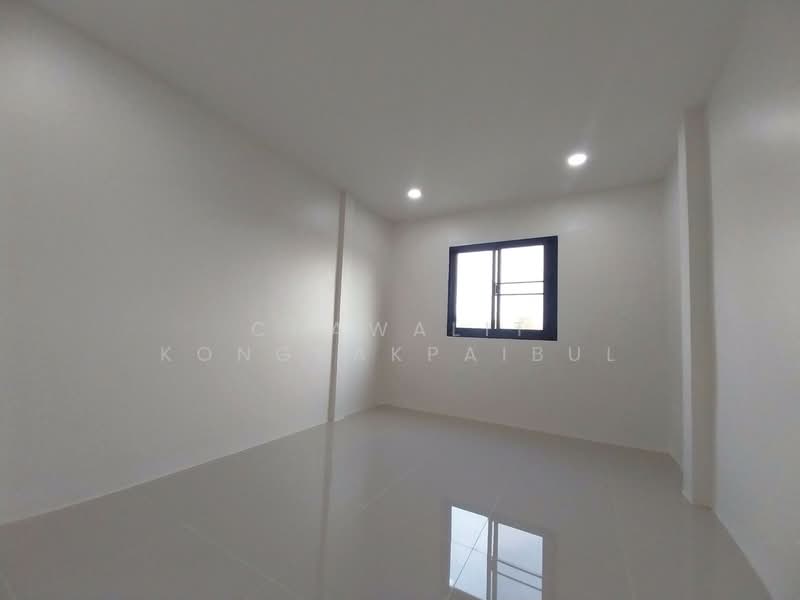 For Sale - Twin house for sale, Khajinuch Village, Ratchaphruek Road, Lad Lum Kaeo, Pathum Thani., Pathum Thani