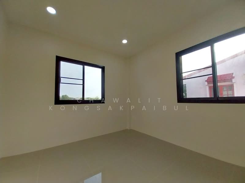 For Sale - Twin house for sale, Khajinuch Village, Ratchaphruek Road, Lad Lum Kaeo, Pathum Thani., Pathum Thani