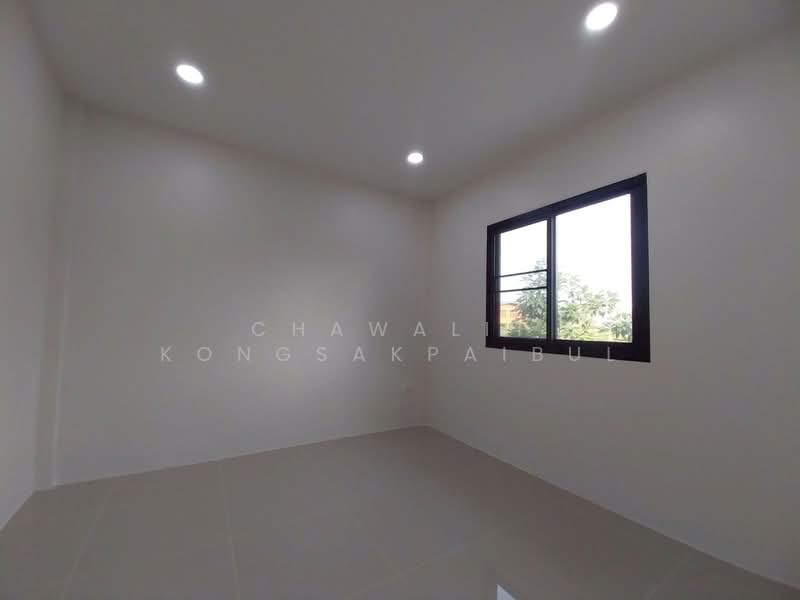 ขาย - ขาย บ้านแฝด หมู่บ้านขจีนุช ถนนราชพฤกษ์ ลาดหลุมแก้ว ปทุมธานี บ้านรีโนเวทใหม่ หลังบ้านติดคลองและทุ่งนา, ปทุมธานี