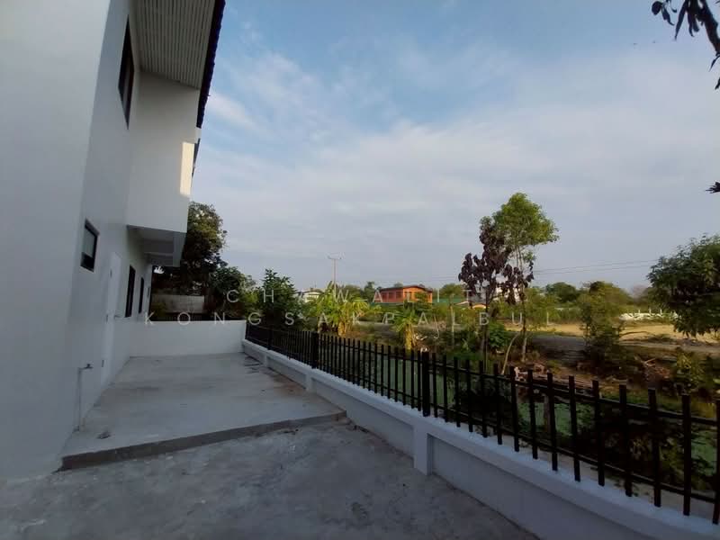 ขาย - ขาย บ้านแฝด หมู่บ้านขจีนุช ถนนราชพฤกษ์ ลาดหลุมแก้ว ปทุมธานี บ้านรีโนเวทใหม่ หลังบ้านติดคลองและทุ่งนา, ปทุมธานี