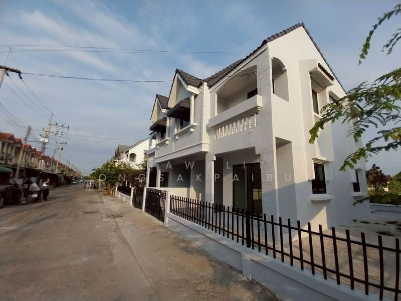 For Sale - Twin house for sale, Khajinuch Village, Ratchaphruek Road, Lad Lum Kaeo, Pathum Thani., Pathum Thani