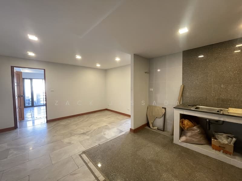 Ruamjai Heights, Bangkok, Sukhumvit, Khlongtoei Nua, Watthana, Bangkok, 3 Bedrooms, 205 sqm, Condo For Sale, by Zack Jessada, 500219043 - DDproperty.com