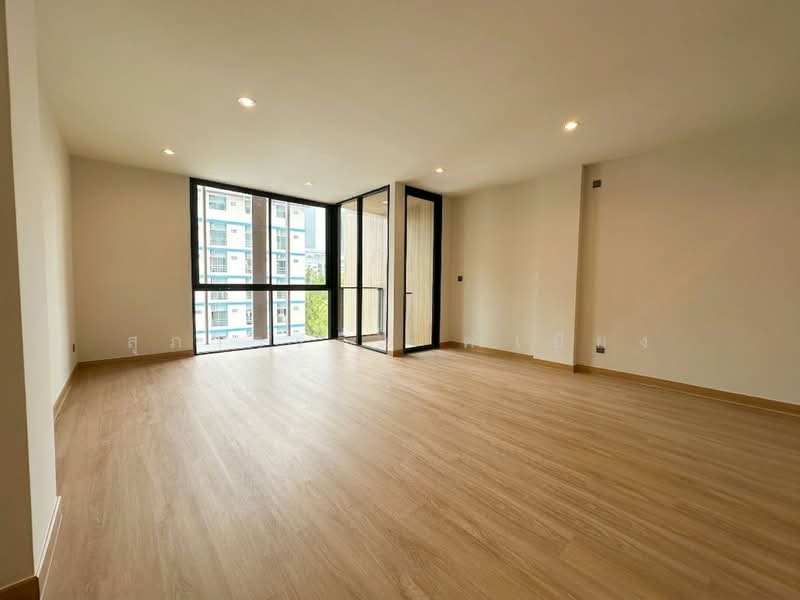 ขาย - Bizhaus แจ้งวัฒนะ ใกล้ Central แจ้งวัฒนะ 300 เมตร, BTS 500 เมตร ใกล้ทางด่วนศรีรัชและทางด่วนอุดรรัถยา, นนทบุรี