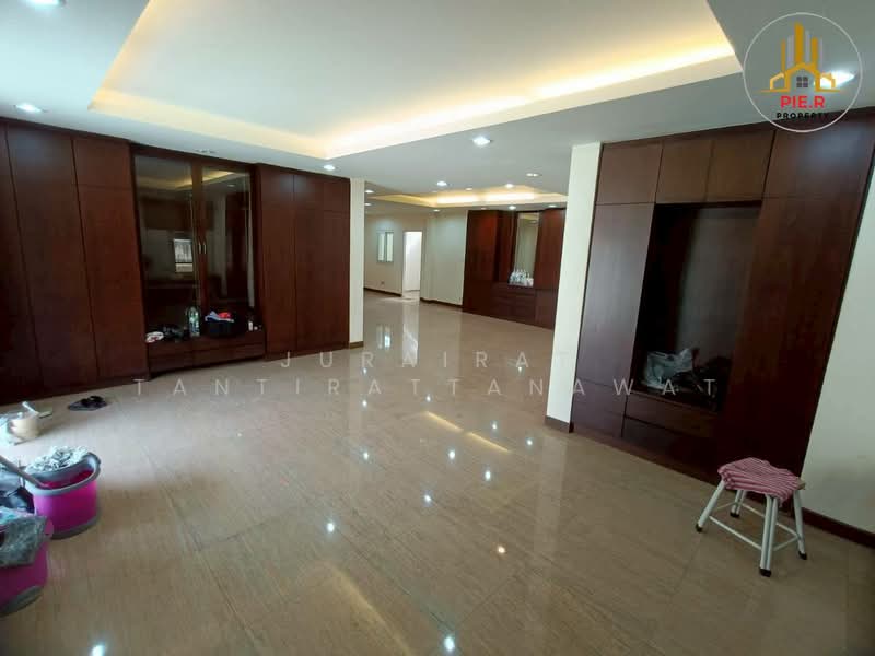 Nakarin Garden Village, Bangkok, Soi Romklao 19/1, Khlong Sam Prawet, Lat Krabang, Bangkok, 5 Bedrooms, 345 sqm, Single Detached House For Sale, by Jurairat Tantirattanawat, 500219118 - DDproperty.com