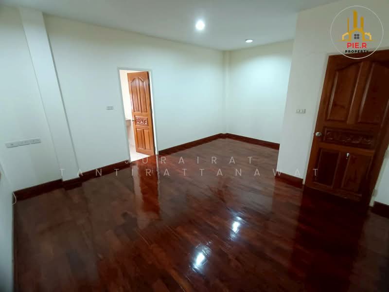 Nakarin Garden Village : หมู่บ้านนครินทร์การ์เด้น, กรุงเทพ, ซอยร่มเกล้า 19/1, คลองสามประเวศ, ลาดกระบัง, กรุงเทพ, 345 ตร.ม., บ้านเดี่ยว ขาย, โดย Jurairat Tantirattanawat, 500219118 - DDproperty.com