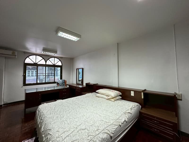 2-Unit Townhouse, 3.5 Storeys, Behind Terminal 21 Asoke, Sukhumvit Soi 19, Bangkok, 16/14-15 สุขุมวิท 19 แขวงคลองเตยเหนือ เขตวัฒนา กรุงเทพ 10110, Khlongtoei Nua, Watthana, Bangkok, , 607 sqm, Shophouse For Sale, by สุภาวรรณ คำเปียง, 500219124 - DDproperty.com