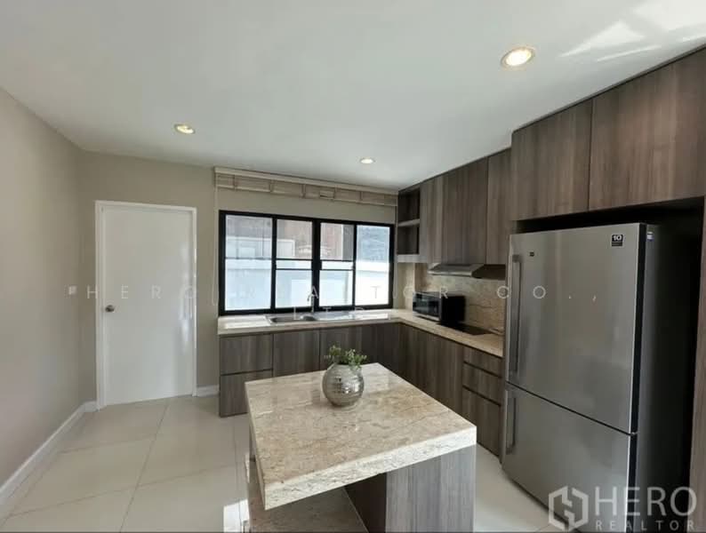 Bless Town Sukhumvit 50, Bangkok, Sukhumvit 50 Road, Phra Kanong, Khlong Toei, Bangkok, 3 Bedrooms, 300 sqm, Townhouse For Rent, by Hero Realtor Co., Ltd., 500219131 - DDproperty.com