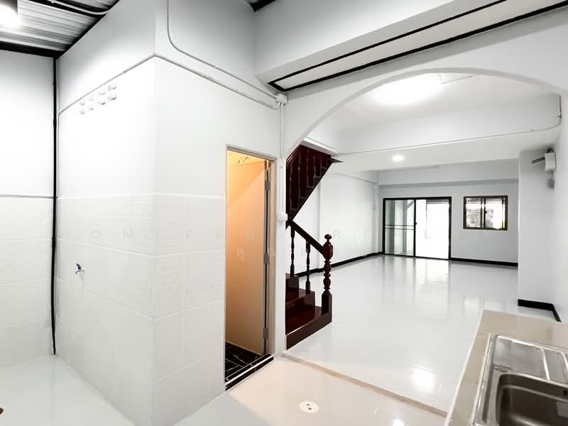 หมู่บ้านมณฑลาภ, Pathum Thani, Bang Dua, Muang Pathum Thani, Pathum Thani, 2 Bedrooms, 80 sqm, Townhouse For Sale, by HOMEPLUS REALTY - คุณต่าย, 500219182 - DDproperty.com