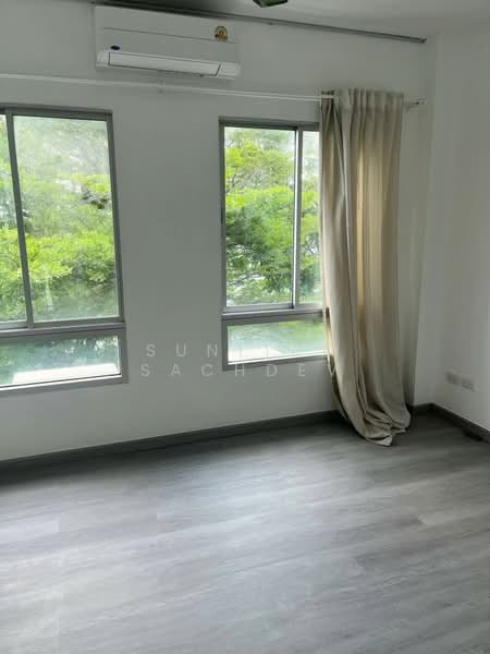 ให้เช่า - Baan Klang Muang The Paris Rama 9-Ramkamhaeng : บ้านกลางเมือง เดอะ ปารีส พระราม 9-รามคำแหง, กรุงเทพ