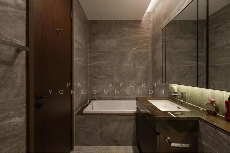 The Esse Sukhumvit 36, Bangkok, Soi Sukhumvit 36, Sukhumvit Road, Phra Kanong, Khlong Toei, Bangkok, 1 Bedroom, 38 sqm, Condo For Sale, by Pattaporn Yongsungnone, 500219226 - DDproperty.com