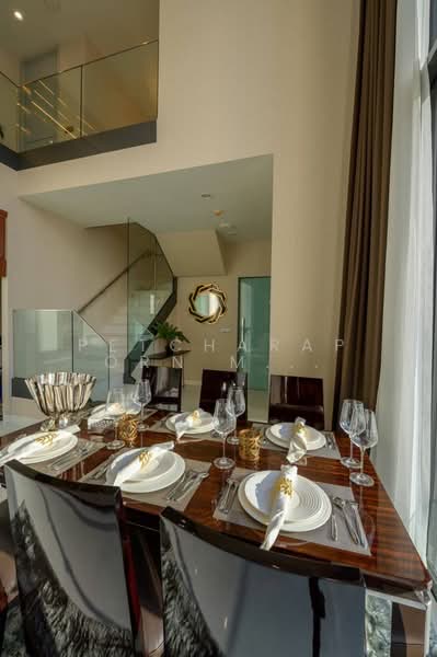 Vittorio 39, Bangkok, 8 Sukhumvit, Khlong Tan Nua, Watthana, Bangkok, 2 Bedrooms, 189 sqm, Condo For Rent, by Petcharaporn Mahipan, 500219278 - DDproperty.com