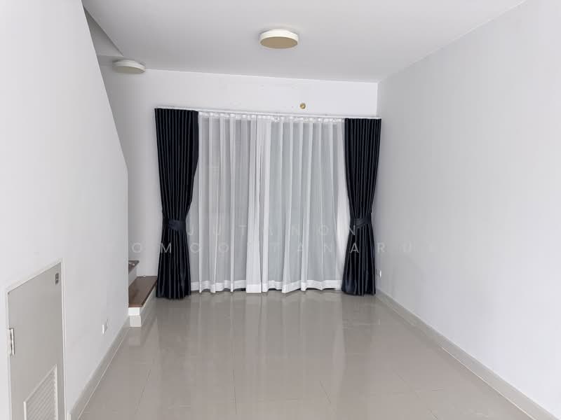 ขาย - ขายอาคารพาณิชย์ 3 ชั้น โครงการ District รามอินทรา-จตุโชติ ทำเลดี เดินทางสะดวก ใกล้รร.นวมินทราชินูทิศ, กรุงเทพ