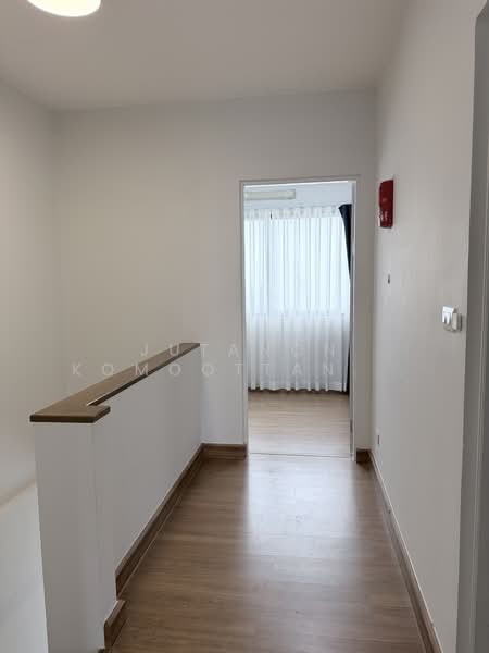 ขายอาคารพาณิชย์ 3 ชั้น โครงการ District รามอินทรา-จตุโชติ ทำเลดี เดินทางสะดวก ใกล้รร.นวมินทราชินูทิศ, Bangkok, Sam Wa Tawan Tok, Khlong Sam Wa, Bangkok, , 150 sqm, Shophouse For Sale, by Jutanon Komoottanaruk, 500219279 - DDproperty.com