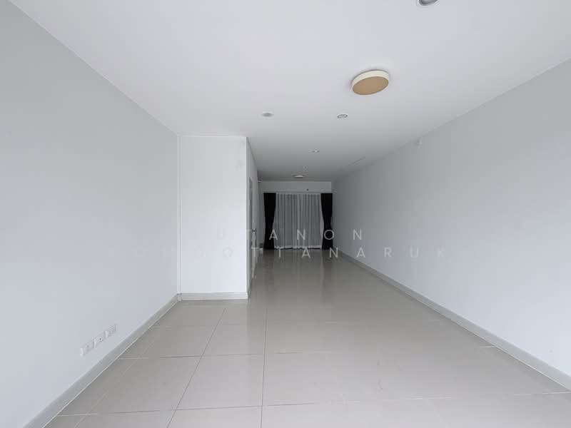 ขาย - ขายอาคารพาณิชย์ 3 ชั้น โครงการ District รามอินทรา-จตุโชติ ทำเลดี เดินทางสะดวก ใกล้รร.นวมินทราชินูทิศ, กรุงเทพ