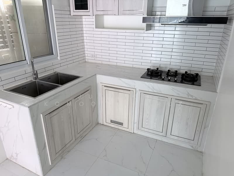 ขาย - ขายอาคารพาณิชย์ 3 ชั้น โครงการ District รามอินทรา-จตุโชติ ทำเลดี เดินทางสะดวก ใกล้รร.นวมินทราชินูทิศ, กรุงเทพ