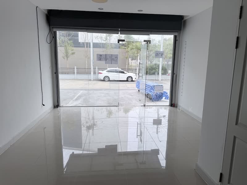 ขาย - ขายอาคารพาณิชย์ 3 ชั้น โครงการ District รามอินทรา-จตุโชติ ทำเลดี เดินทางสะดวก ใกล้รร.นวมินทราชินูทิศ, กรุงเทพ