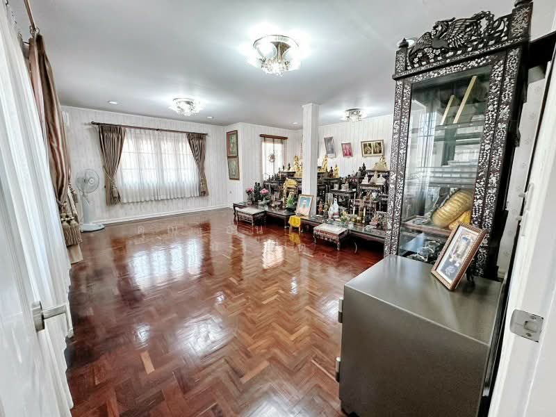 Laddarom Rattanathibet, Nonthaburi, Rattanathibet Road, Sai Ma, Muang Nonthaburi, Nonthaburi, 6 Bedrooms, 1,200 sqm, Single Detached House For Sale, by คุณ อนาคต ( อนาคต ), 500219293 - DDproperty.com