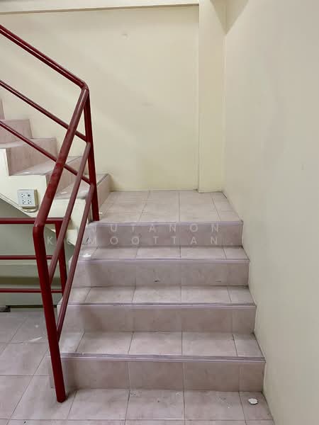 For Sale - ขายอาคารพาณิชย์ 4 ชั้น 2 คูหา ถนนหนามแดง-บางพลี ตกแต่งแล้วพร้อมเข้าอยู่ แบ่งขายคูหาละ 8.5 ล้าน, Samut Prakan