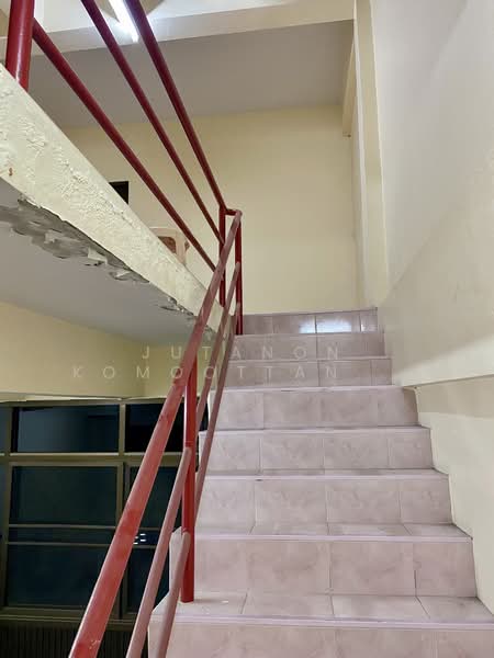 For Sale - ขายอาคารพาณิชย์ 4 ชั้น 2 คูหา ถนนหนามแดง-บางพลี ตกแต่งแล้วพร้อมเข้าอยู่ แบ่งขายคูหาละ 8.5 ล้าน, Samut Prakan