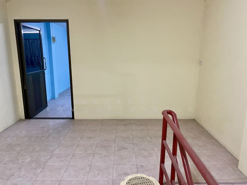 For Sale - ขายอาคารพาณิชย์ 4 ชั้น 2 คูหา ถนนหนามแดง-บางพลี ตกแต่งแล้วพร้อมเข้าอยู่ แบ่งขายคูหาละ 8.5 ล้าน, Samut Prakan