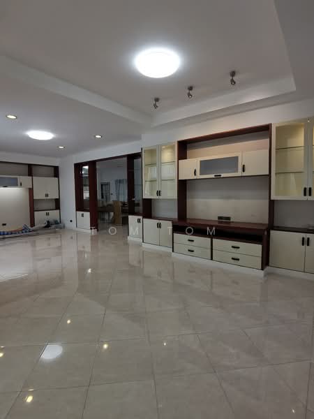 Windmill Park, Samut Prakan, Windmill Park Village Road, Bangphli Yai, Bang Plee, Samut Prakan, 6 Bedrooms, 480 sqm, Single Detached House For Sale, by TOM TOM, 500219423 - DDproperty.com