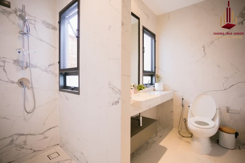 The Gentry Ekamai-Ladprao, Bangkok, 90 Soi Ladprao 94, Phlapphla, Wang Thonglang, Bangkok, 3 Bedrooms, 380 sqm, Single Detached House For Rent, by JSA REAL ESTATE, 500219497 - DDproperty.com