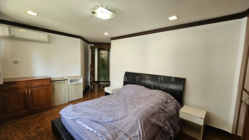 Tai Ping Towers, Bangkok, 582 Soi Sukhumvit 63, Khlong Tan Nua, Watthana, Bangkok, 4 Bedrooms, 252 sqm, Condo For Rent, by Ploypatcha Chomchid, 500219638 - DDproperty.com