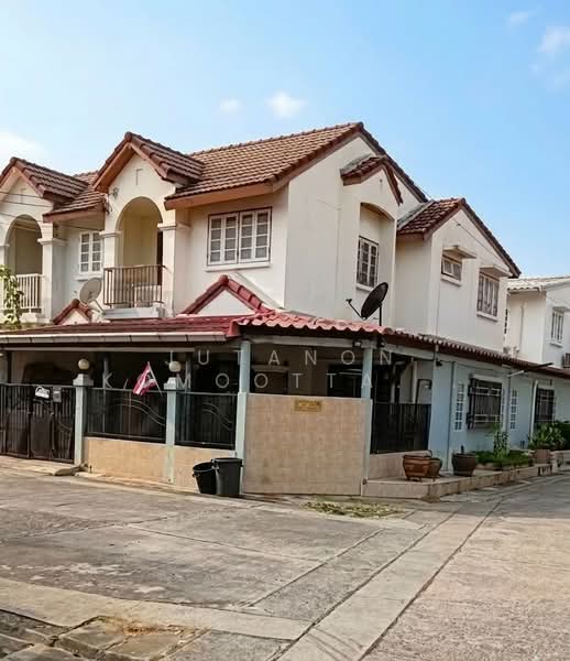 ขายทาวน์โฮมหลังมุม ม.รัตนาวลัย ซ.วิภาวดีรังสิต 39 ทำเลดี เดินทางสะดวก ใกล้ฟิวเจอร์พาร์ค รังสิต, Bangkok, Sanam Bin, Don Mueang, Bangkok, 4 Bedrooms, 96 sqm, Townhouse For Sale, by Jutanon Komoottanaruk, 500219645 - DDproperty.com