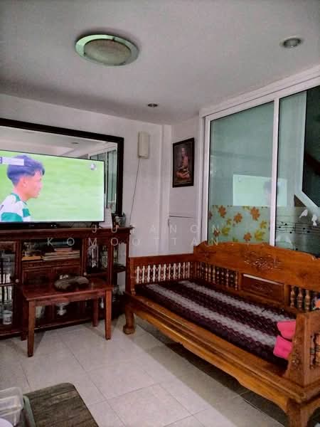 ขายทาวน์โฮมหลังมุม ม.รัตนาวลัย ซ.วิภาวดีรังสิต 39 ทำเลดี เดินทางสะดวก ใกล้ฟิวเจอร์พาร์ค รังสิต, Bangkok, Sanam Bin, Don Mueang, Bangkok, 4 Bedrooms, 96 sqm, Townhouse For Sale, by Jutanon Komoottanaruk, 500219645 - DDproperty.com