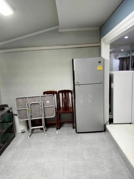 ขายทาวน์โฮมหลังมุม ม.รัตนาวลัย ซ.วิภาวดีรังสิต 39 ทำเลดี เดินทางสะดวก ใกล้ฟิวเจอร์พาร์ค รังสิต, Bangkok, Sanam Bin, Don Mueang, Bangkok, 4 Bedrooms, 96 sqm, Townhouse For Sale, by Jutanon Komoottanaruk, 500219645 - DDproperty.com