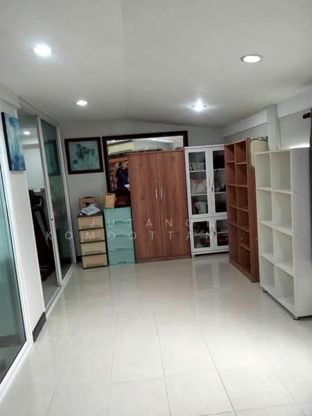 ขายทาวน์โฮมหลังมุม ม.รัตนาวลัย ซ.วิภาวดีรังสิต 39 ทำเลดี เดินทางสะดวก ใกล้ฟิวเจอร์พาร์ค รังสิต, กรุงเทพ, สนามบิน, ดอนเมือง, กรุงเทพ, 96 ตร.ม., ทาวน์เฮ้าส์ ขาย, โดย Jutanon Komoottanaruk, 500219645 - DDproperty.com