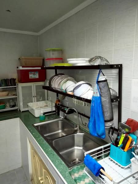 ขายทาวน์โฮมหลังมุม ม.รัตนาวลัย ซ.วิภาวดีรังสิต 39 ทำเลดี เดินทางสะดวก ใกล้ฟิวเจอร์พาร์ค รังสิต, Bangkok, Sanam Bin, Don Mueang, Bangkok, 4 Bedrooms, 96 sqm, Townhouse For Sale, by Jutanon Komoottanaruk, 500219645 - DDproperty.com