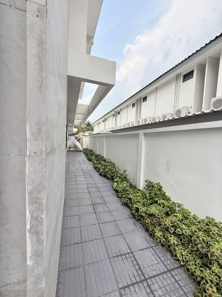 home for rent aukhumvit, Bangkok, Khlong Tan Nua, Watthana, Bangkok, 4 Bedrooms, 490 sqm, Townhouse For Rent, by Thananthorn Wongvarnkaseam, 500219649 - DDproperty.com