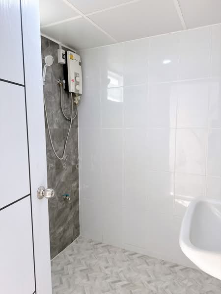 Baan Phrayapirom-Ratchada, Bangkok, Soi Ratchadaphisek 36, Chan Kasem, Chatuchak, Bangkok, 1 Bedroom, 32 sqm, Condo For Sale, by Kanueng (Pro) Noppornpitak, 500219756 - DDproperty.com