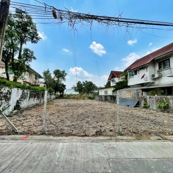 For Sale - ที่ดิน116ตรว. ถมแล้ว ผังสีเหลือง หน้ากว้าง14ม. ซ.สุขาประชาสรรค์3 ซ.26, Nonthaburi