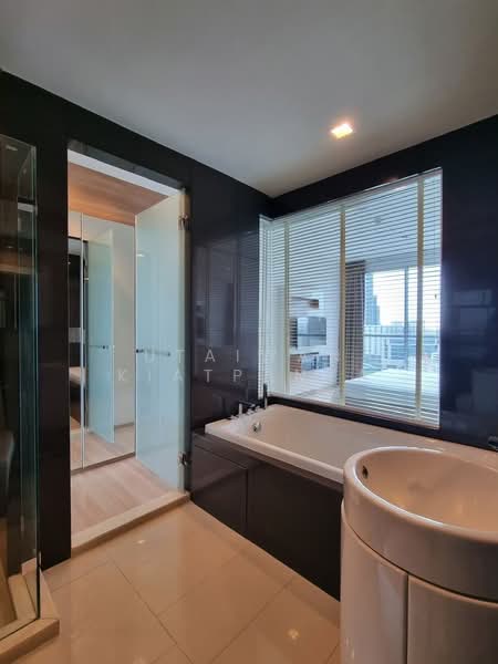 Rhythm Sathorn, Bangkok, 141 Soi Sathorn 21, Yan Nawa, Sathon, Bangkok, 2 Bedrooms, 66 sqm, Condo For Rent, by Utaiwan Kiatpanya, 500219793 - DDproperty.com