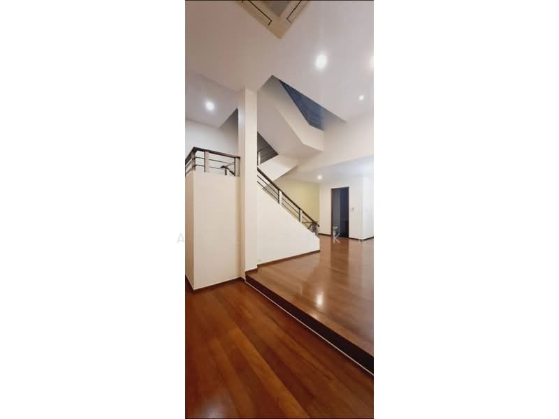 Lotus Point Elegant, Bangkok, 64 13-36 ซอย เอกมัย 10 แยก 4, Phra Kanong Nua, Watthana, Bangkok, 4 Bedrooms, 450 sqm, Townhouse For Rent, by Agentbkk, 500219799 - DDproperty.com