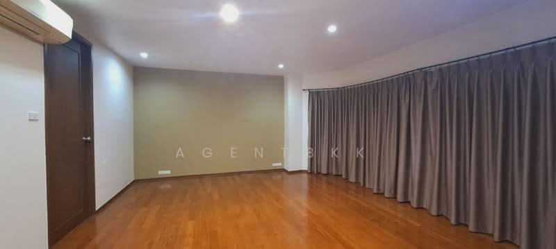 Lotus Point Elegant, Bangkok, 64 13-36 ซอย เอกมัย 10 แยก 4, Phra Kanong Nua, Watthana, Bangkok, 4 Bedrooms, 450 sqm, Townhouse For Rent, by Agentbkk, 500219799 - DDproperty.com